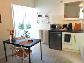 Trendy studio in the heart of Bruges with terrace.
